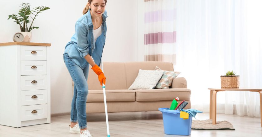 К чему снится мытье полов в своей квартире