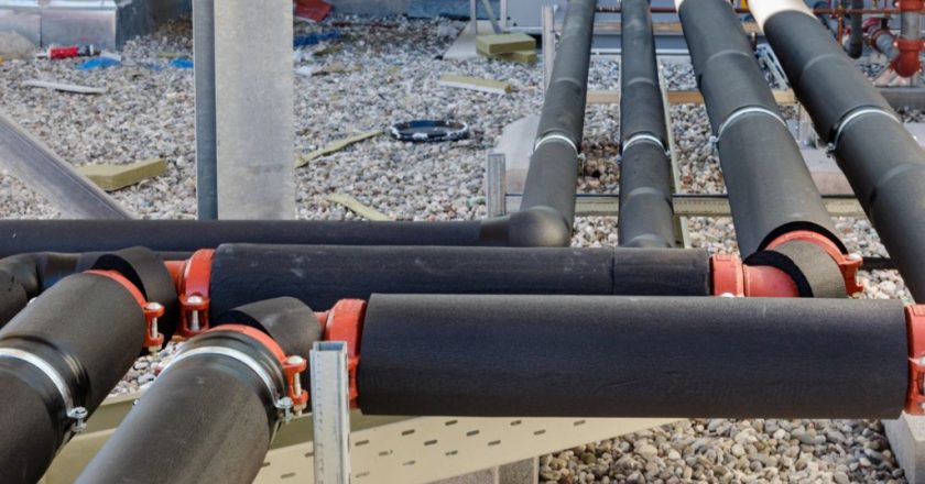 Как утеплить водопровод на зиму: выбор материалов и технология утепления