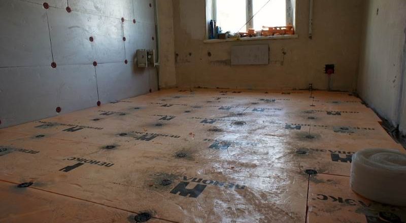 Как выбрать и обустроить пол в квартире на первом этаже