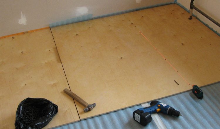 Выравнивание пола под ламинат: способы и материалы